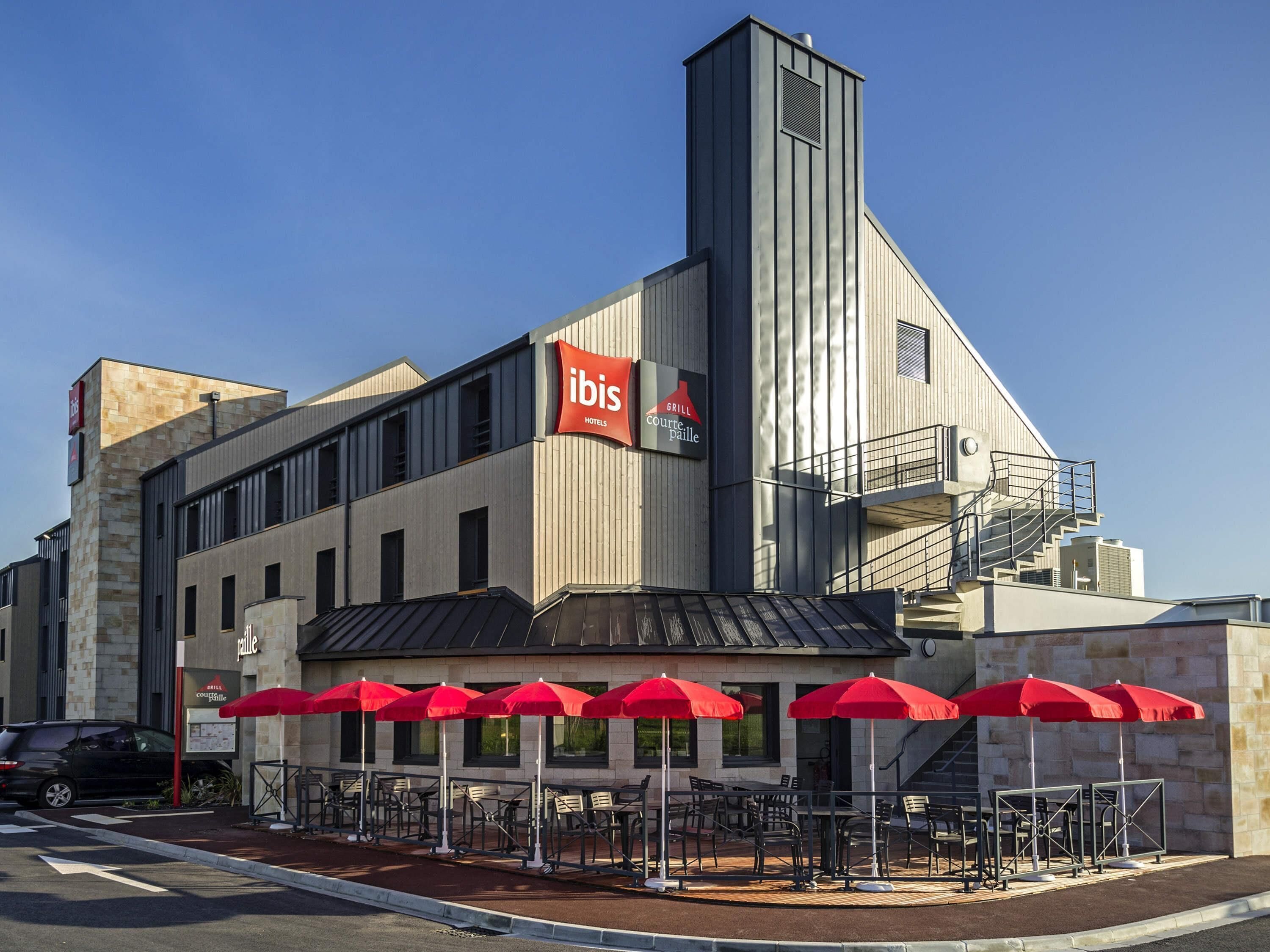 Se sirven comidas, cenas y cocina a la parrilla 