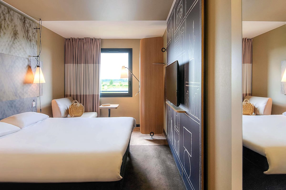 In-room safe, desk, blackout curtains, soundproofing