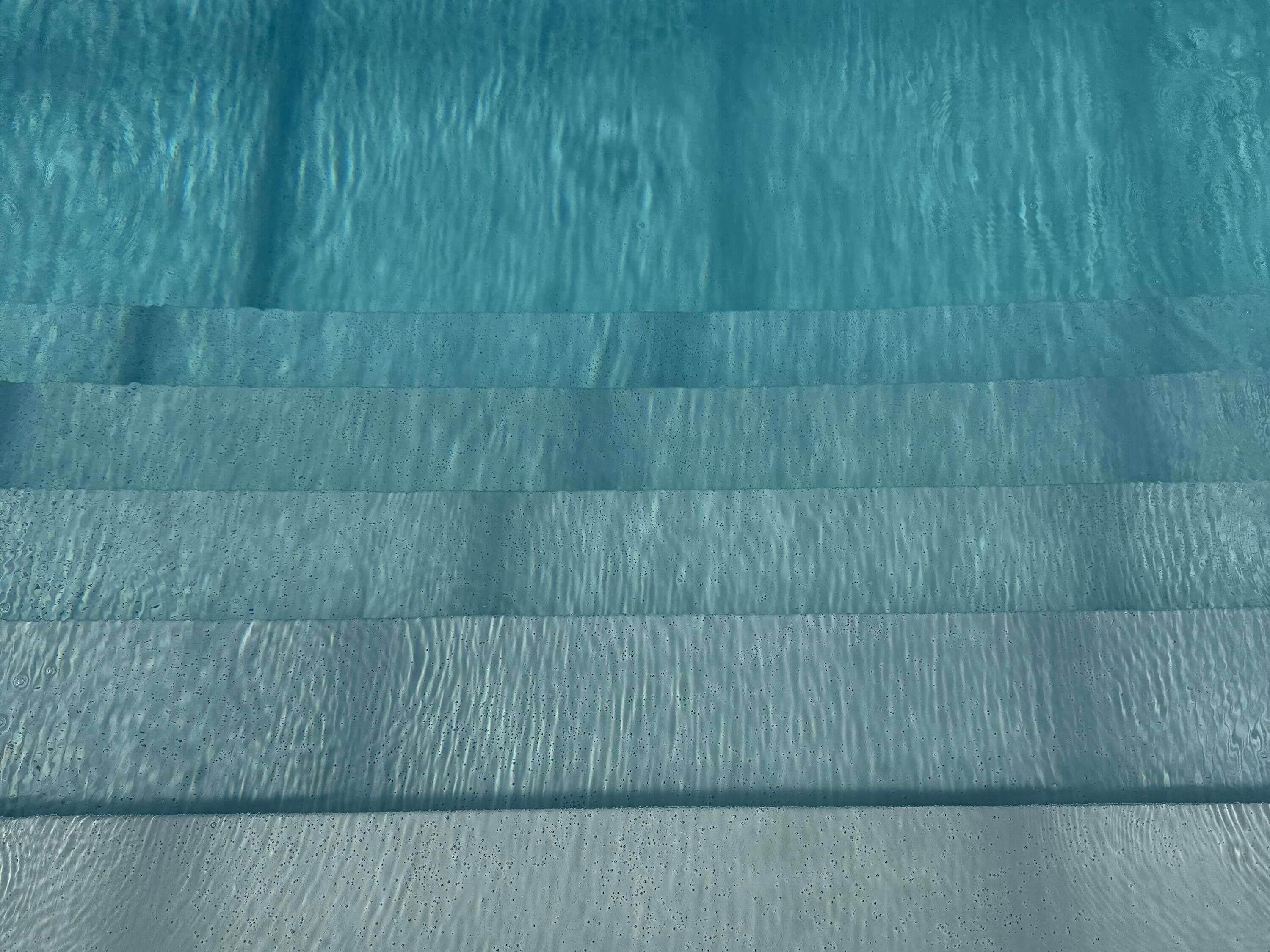 Alberca techada y alberca al aire libre por temporada