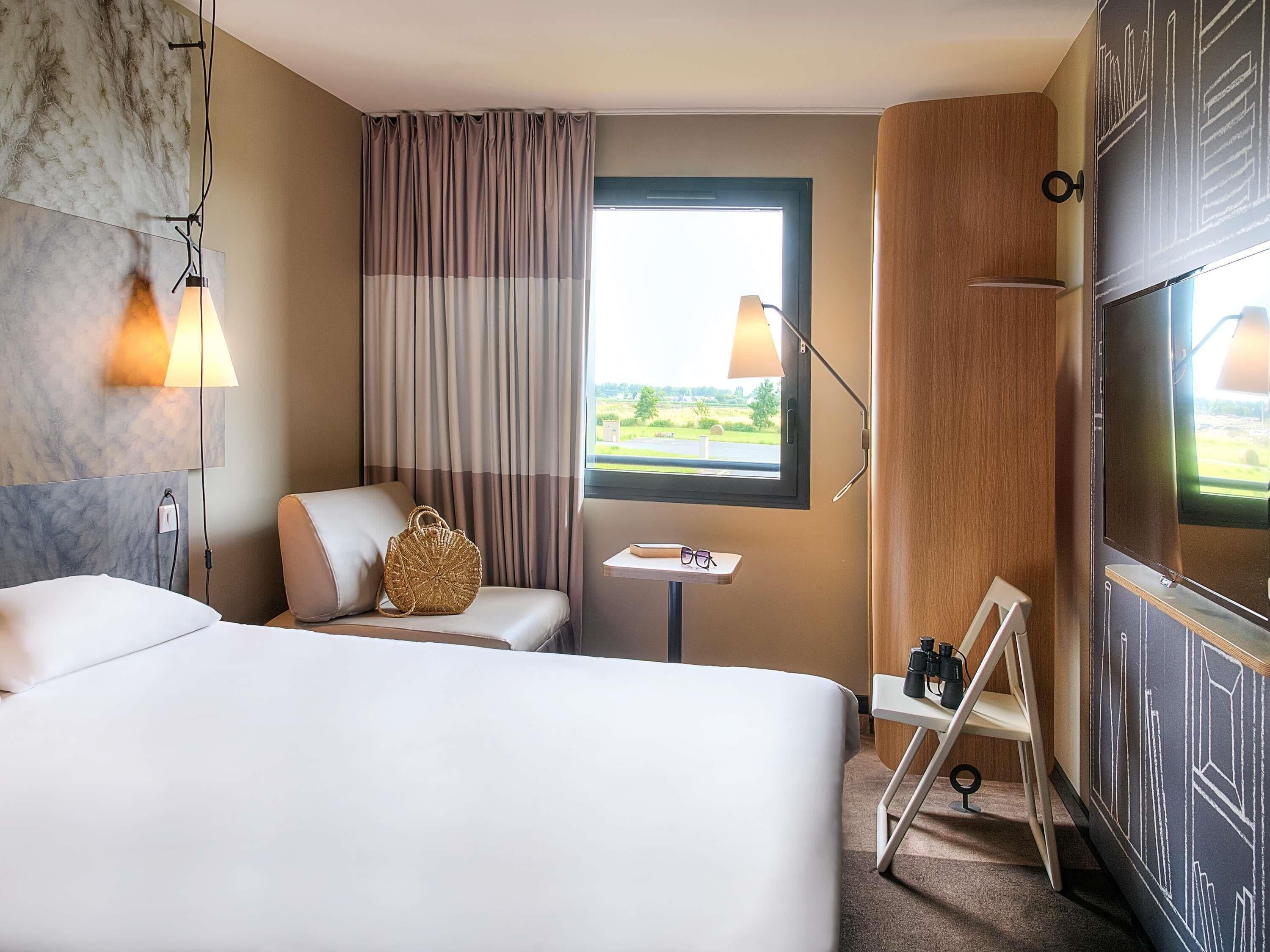 Chambre double, Plusieurs lits | Coffre-fort, bureau, rideaux d’obscurcissement, système d’insonorisation