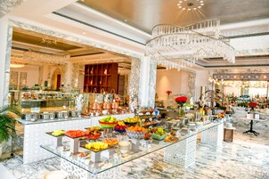 Daily buffet breakfast (BHD 14 per person)