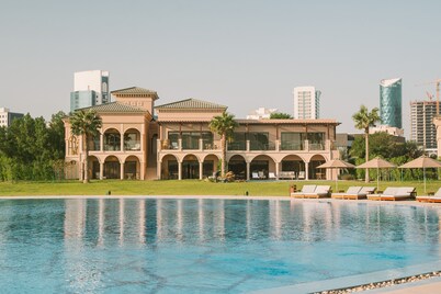 Royal Saray Resort