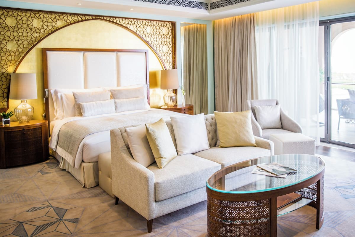 Ocean View Deluxe King Room | 1 bedroom, premium bedding, minibar, in-room safe