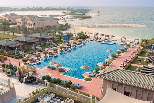 Ropa de cama de alta calidad y minibar