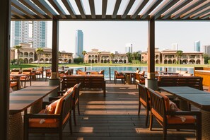 مطعم