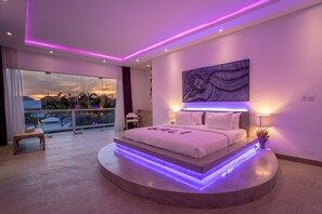 4 bedrooms, in-room safe, desk, iron/ironing board