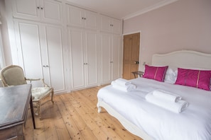 3 bedrooms, premium bedding, individually decorated