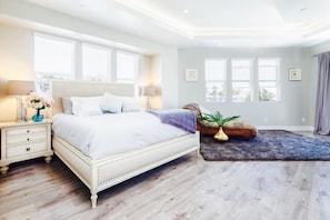 5 bedrooms, iron/ironing board, free WiFi, bed sheets