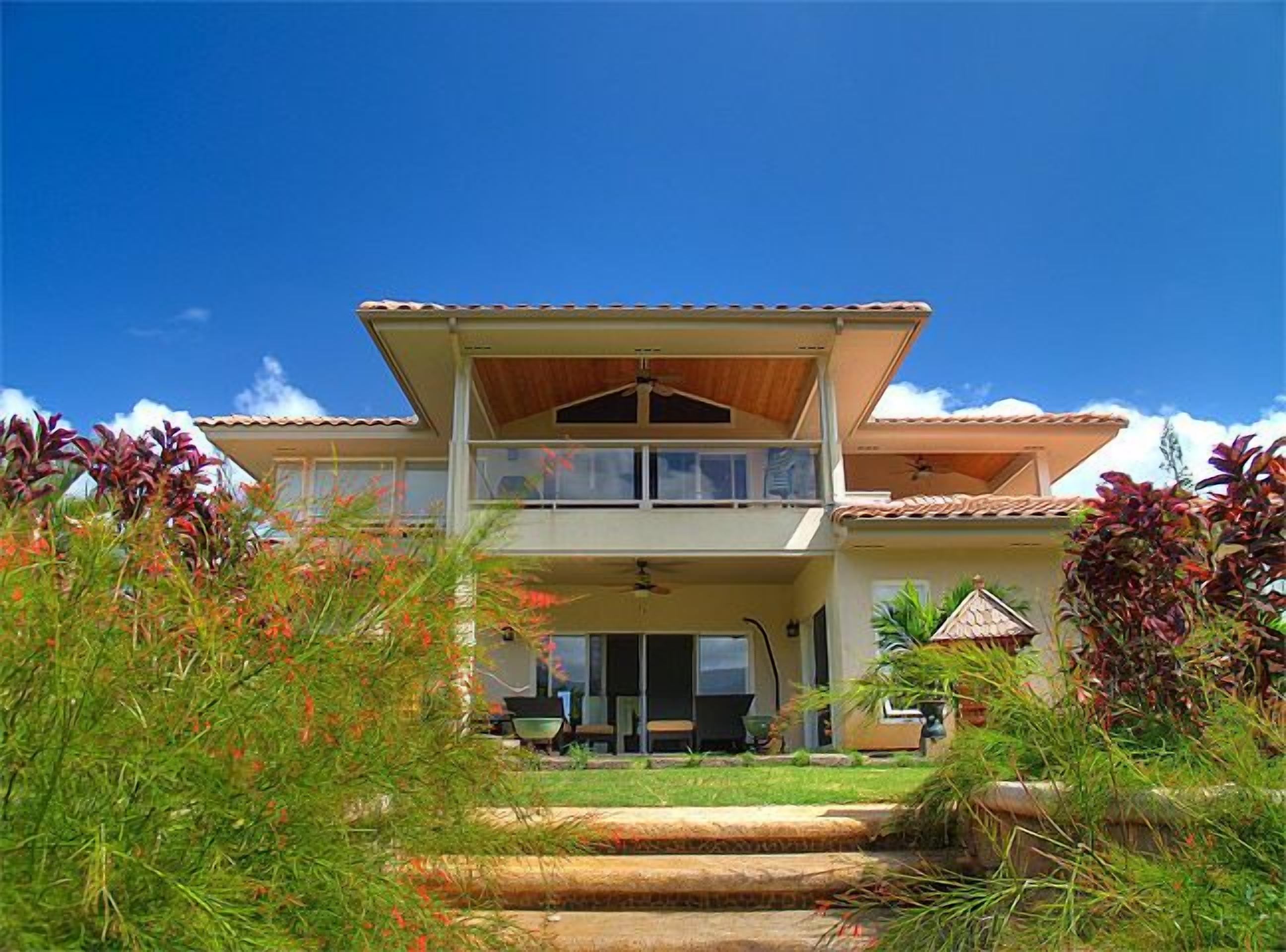 Gorgeous Single Family Home w/privacy and plenty of Space!
