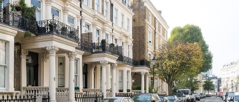 Apartment (1 Bedroom) | Street view