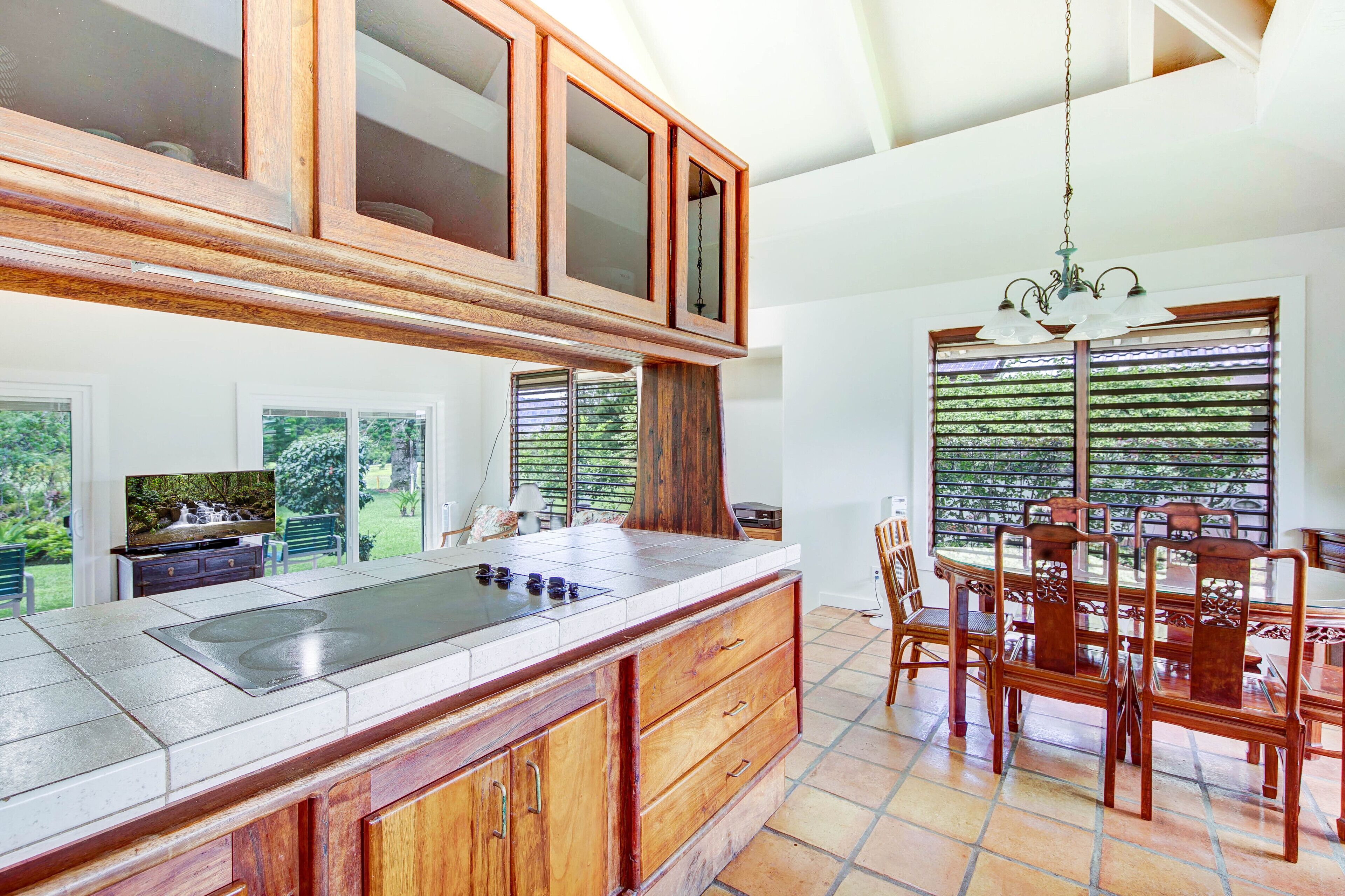Mountain & Golf Course Views, Rustic Hawaiian 3br/3ba home