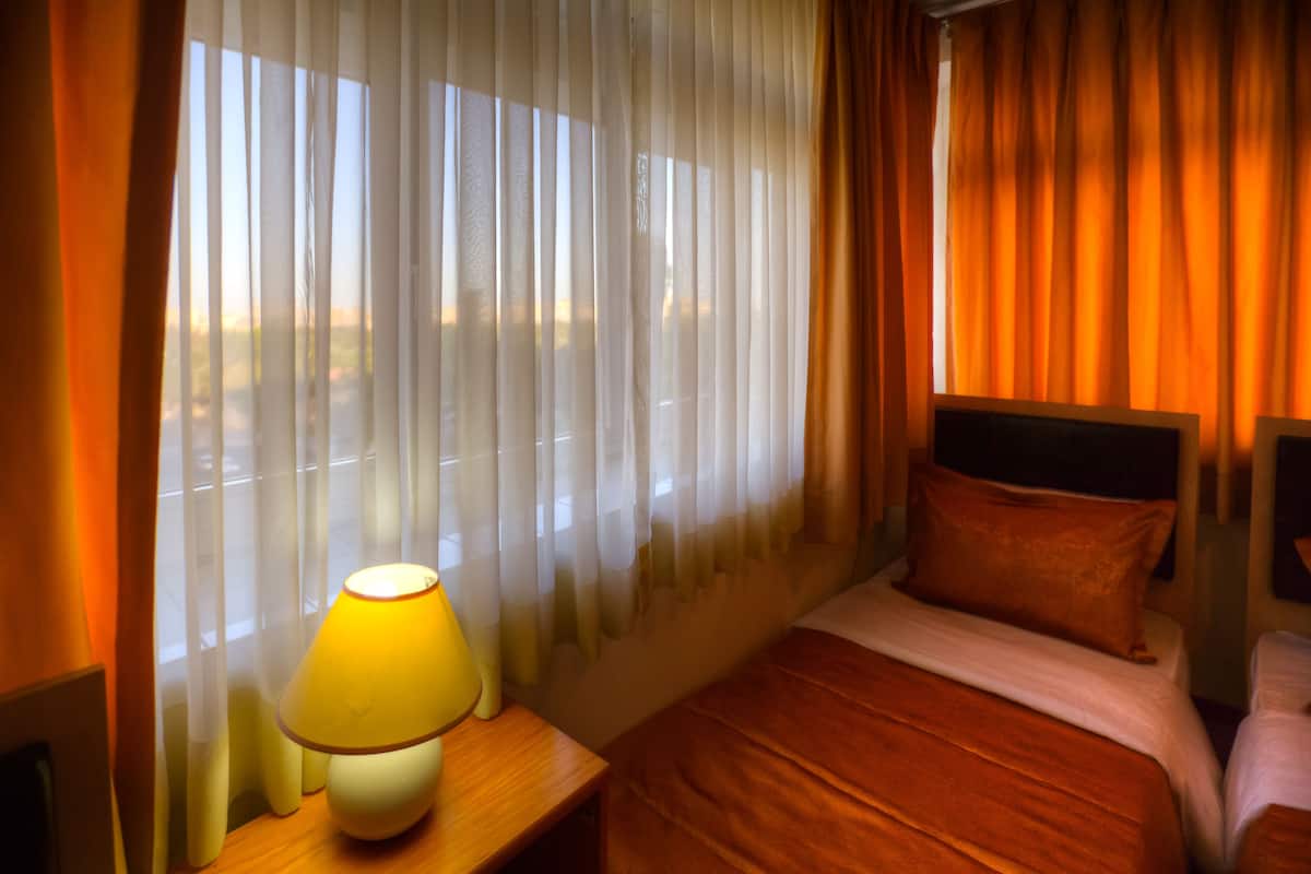 Premium bedding, in-room safe, desk, soundproofing