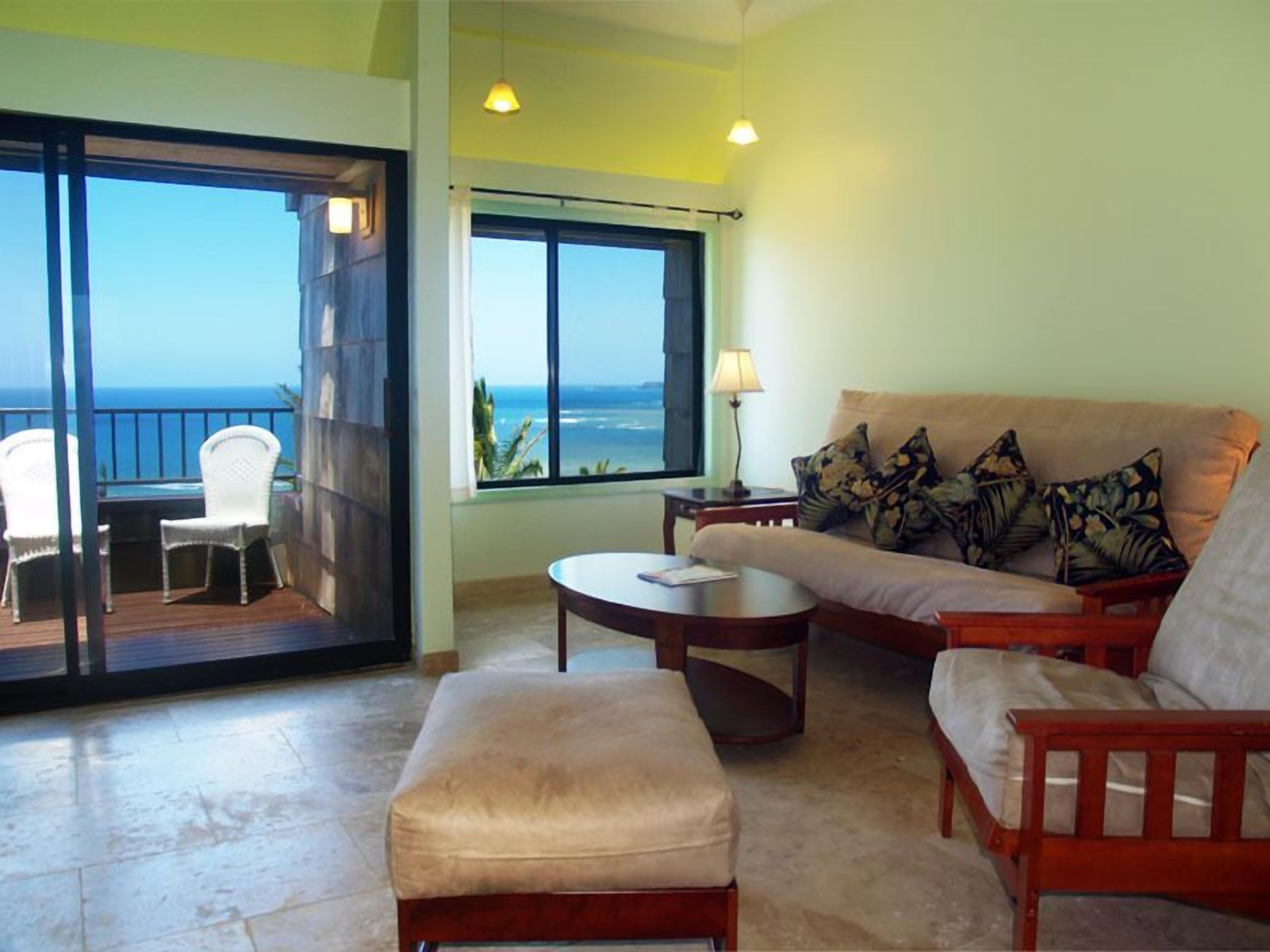 Private Top Floor Condo, Incredible Ocean Views, Close To Hillside Beach Trail