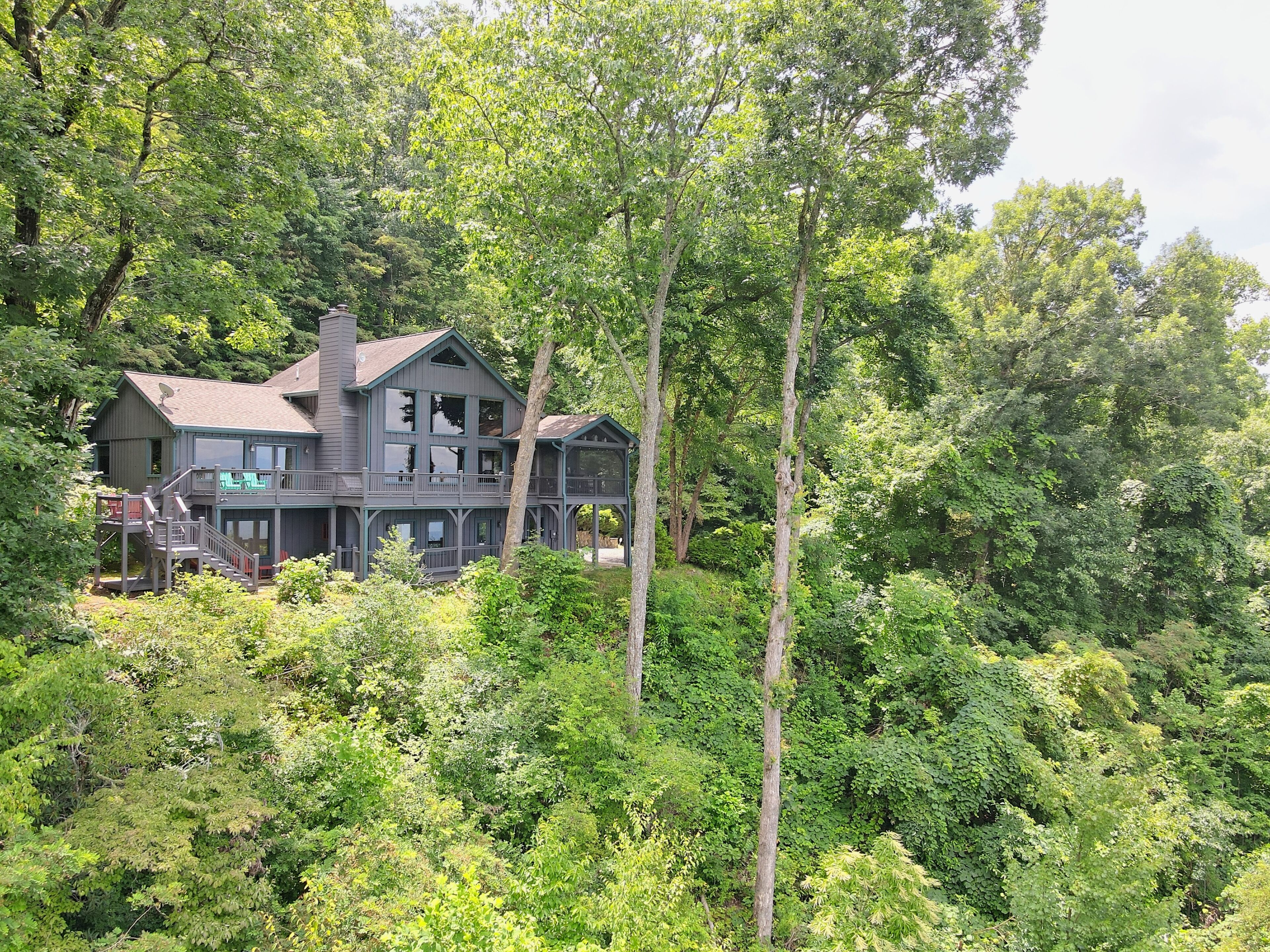  GORGEOUS LONG RANGE VIEWS- SPECTACULAR MOUNTAIN 3 BR- HOME WITH EXCELLENT WIFI