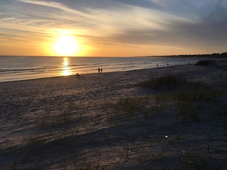 Exterior. Las Moritas Green