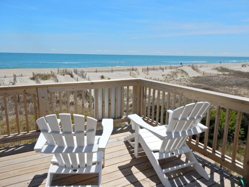 Ocean Front, koiraystävällinen, Hatteras Island, 4 mh, 3 1/2 BA 200 'päässä rannasta
