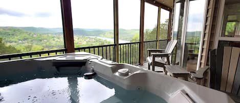 Bain à remous extérieur