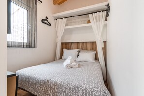 2 chambres, fer et planche à repasser, Wi-Fi gratuit, draps fournis