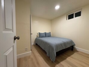 3 bedrooms, iron/ironing board, travel crib, free WiFi