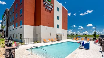 Outdoor pool, open 7 AM to 10 PM, sun loungers