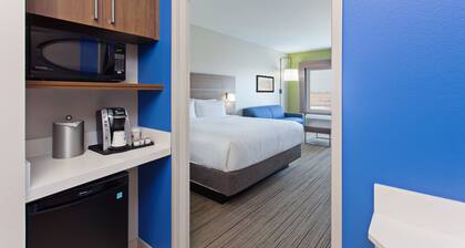 Holiday Inn Express & Suites Moses Lake by IHG
