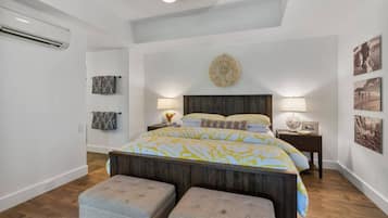 1 bedroom, desk, iron/ironing board, travel cot