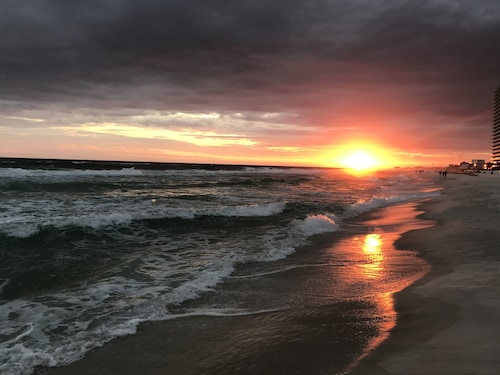 Gorgeous Oceanfront Condo-Beach Service Incl-Huge Balcony-Great Rates-Pier Park