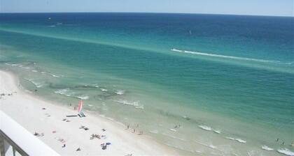 Wunderschöne Oceanfront Condo-Beach-Service Inklusive riesigem Balkon-Tolle Preise-Pier Park