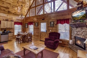 Smart-TV, Kamin, DVD-Player