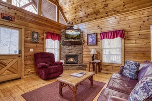 Smart-TV, Kamin, DVD-Player