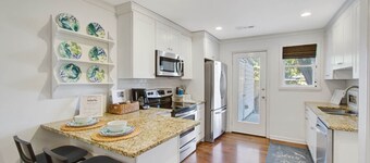 *PROFESSIONALLY CLEANED COASTAL • Beach Chic Coastal Villa! Clean w/ Large Yard!