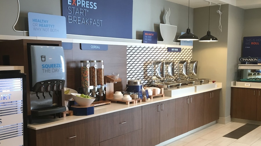 Holiday Inn Express and Suites Nebraska City by IHG