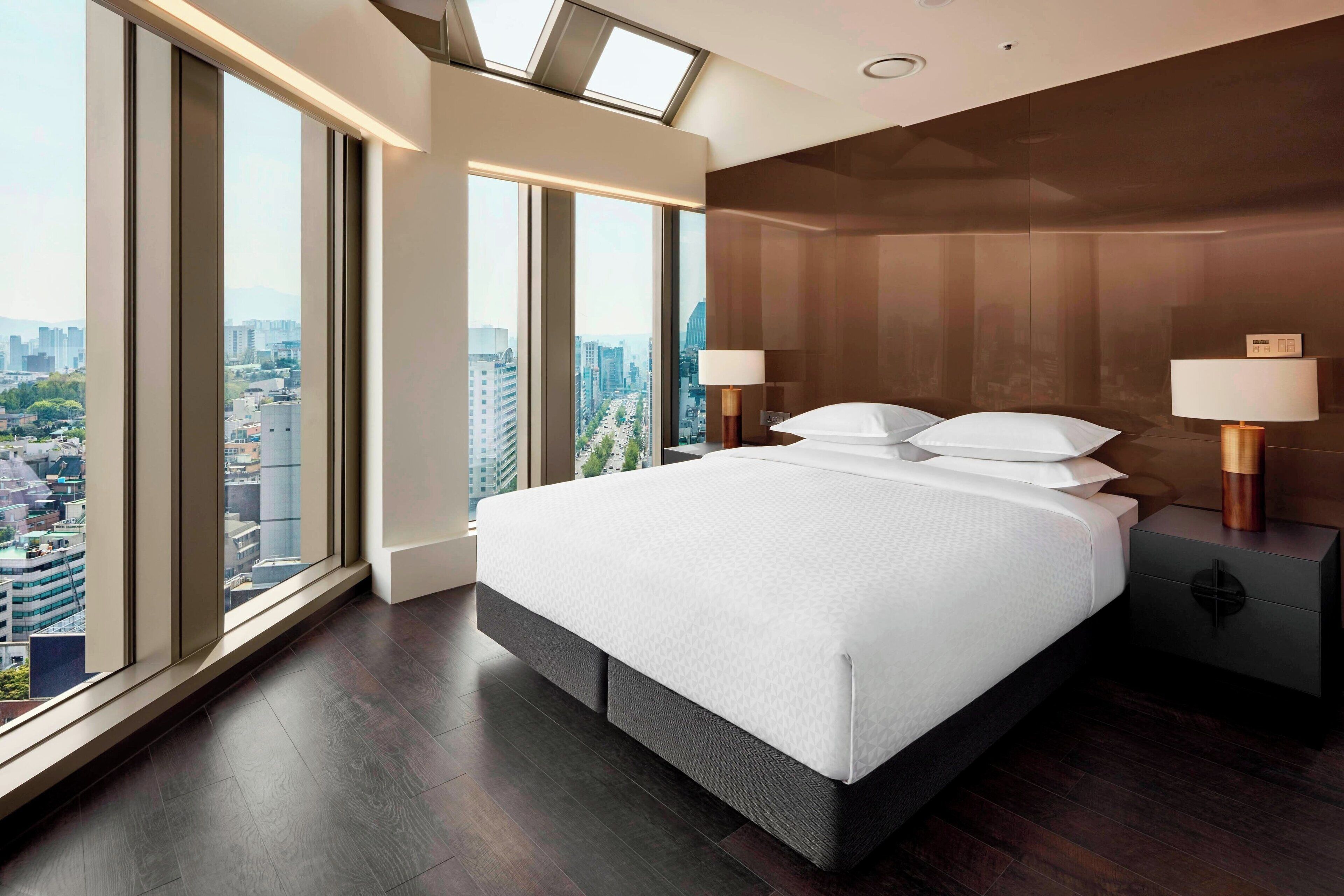 Penthouse, 1 King Bed, City View | Premium bedding, in-room safe, desk, blackout drapes