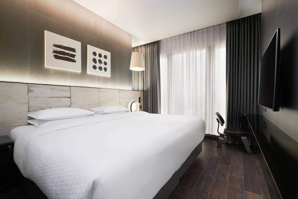 1 bedroom, premium bedding, minibar, in-room safe
