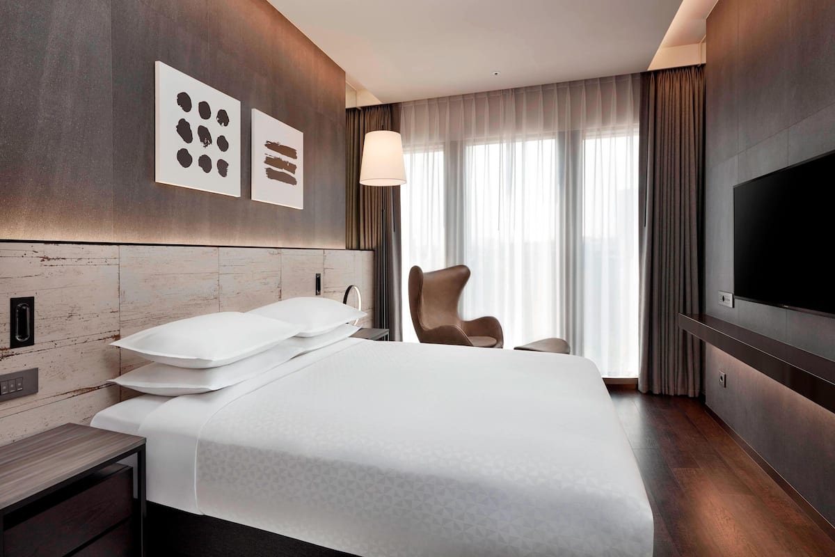 Room, 1 Queen Bed, Non Smoking, City View