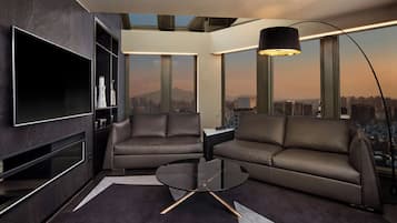 Penthouse, 1 Katil Raja (King), City View (Balcony) | Ruang tamu | TV LCD