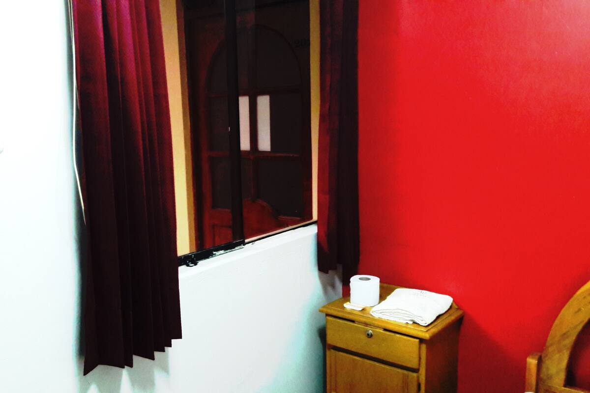 Economy Single Room, Shared Bathroom | Desk, free WiFi