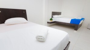 Standard Triple Room | Minibar, in-room safe, free WiFi, bed sheets - Kevin's Tolú by Bernalo Hotels (Tolú)