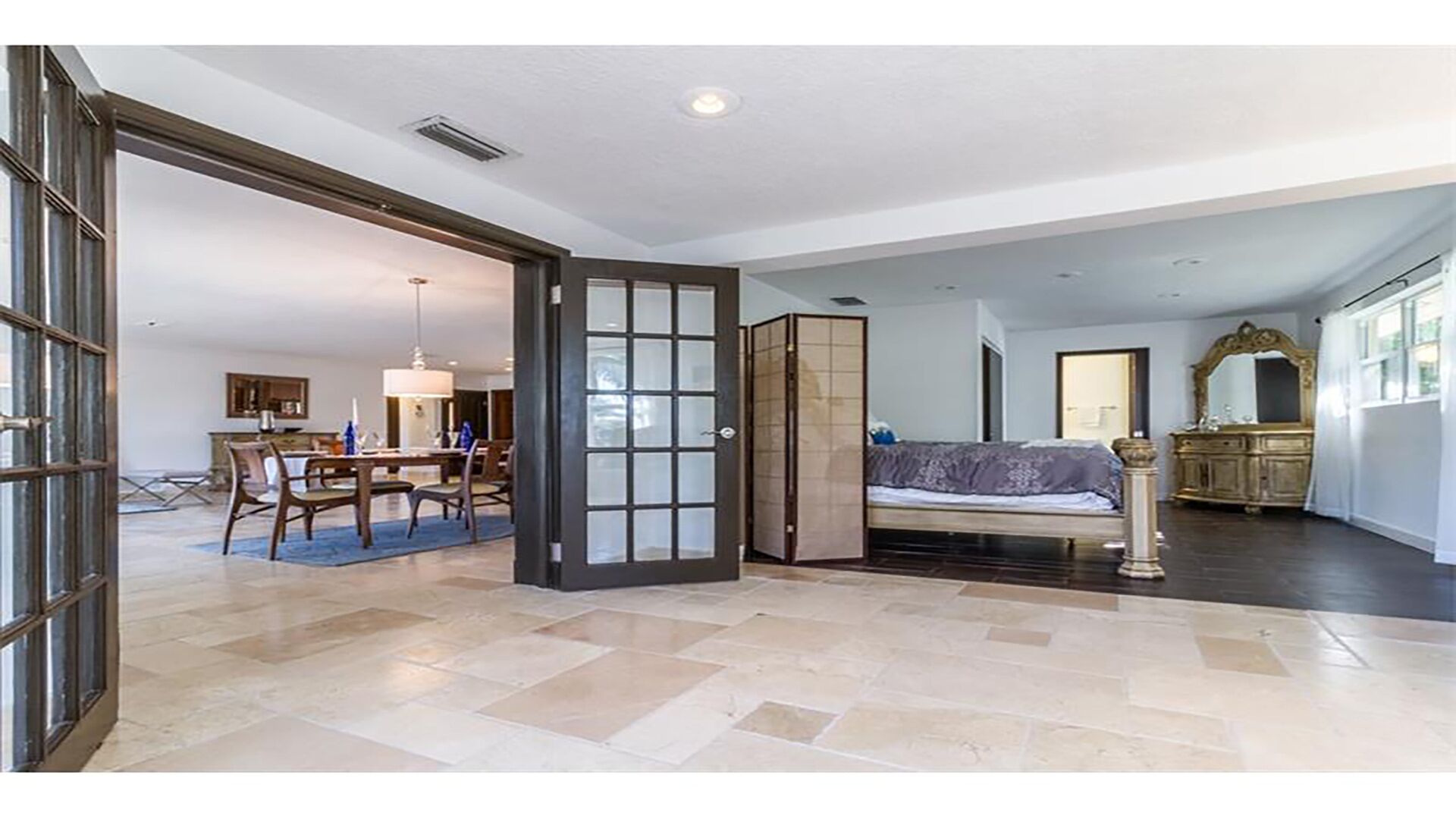 3 bedrooms, desk, iron/ironing board, travel crib