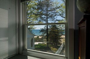 家庭房, 2 间卧室, 独立浴室, 部分湖景 (Dunegrass Room) | 特色装修、熨斗/熨板、免费 WiFi、床单