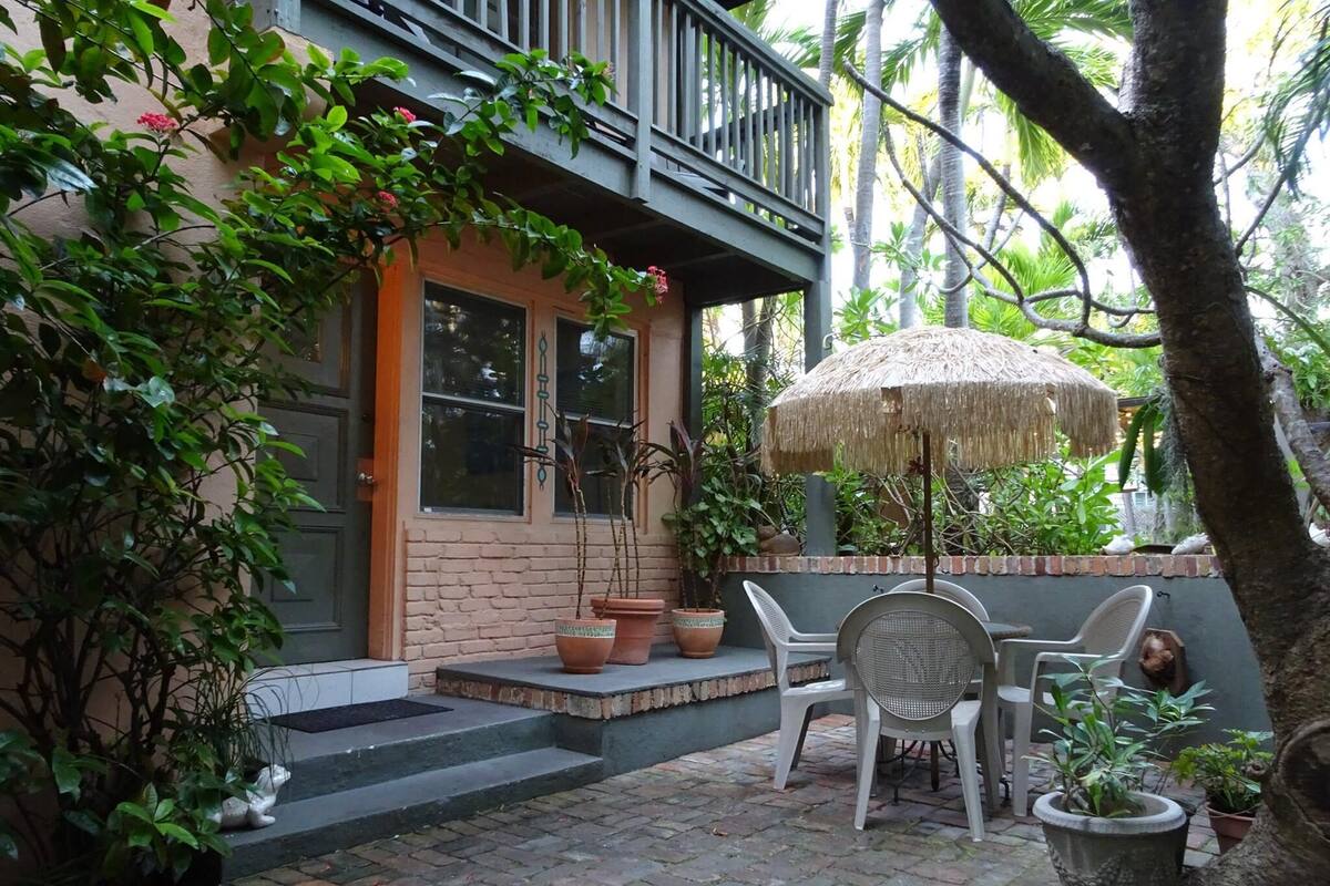 Deluxe Suite, Private Bathroom (Garden King Suite) | Exterior