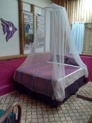Room (Del Rio Budget double in La Casa Vieja) | 1 habitación, tabla de planchar con plancha y wifi gratis