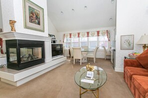 Cottage, 1 King Bed, Non Smoking, Jetted Tub