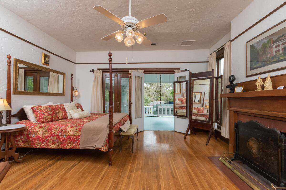 Luxury Room, Ensuite (Herlong Suite) | Bed sheets