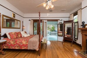 Luxury Room, Ensuite (Herlong Suite) | Bed sheets