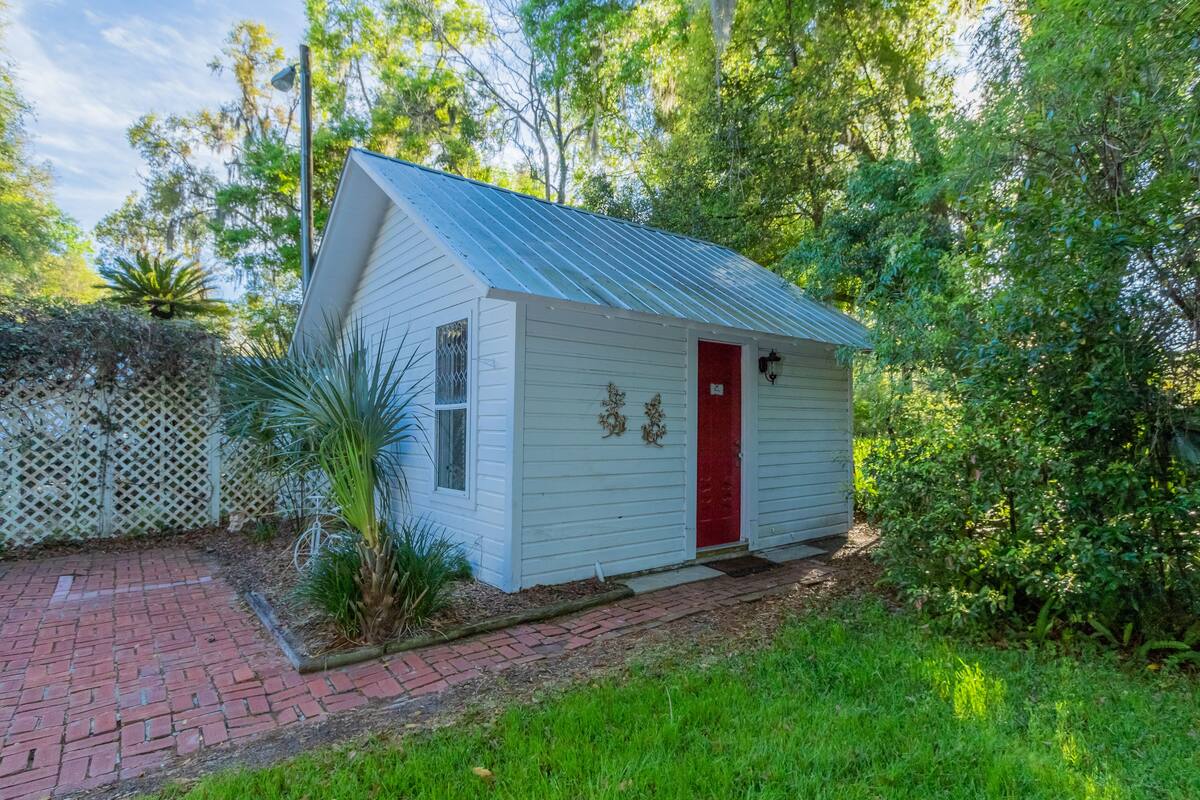 Classic Cabin, Ensuite, Courtyard View (Pump House) | View from room
