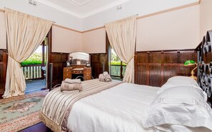 3 bedrooms, desk, iron/ironing board, travel cot