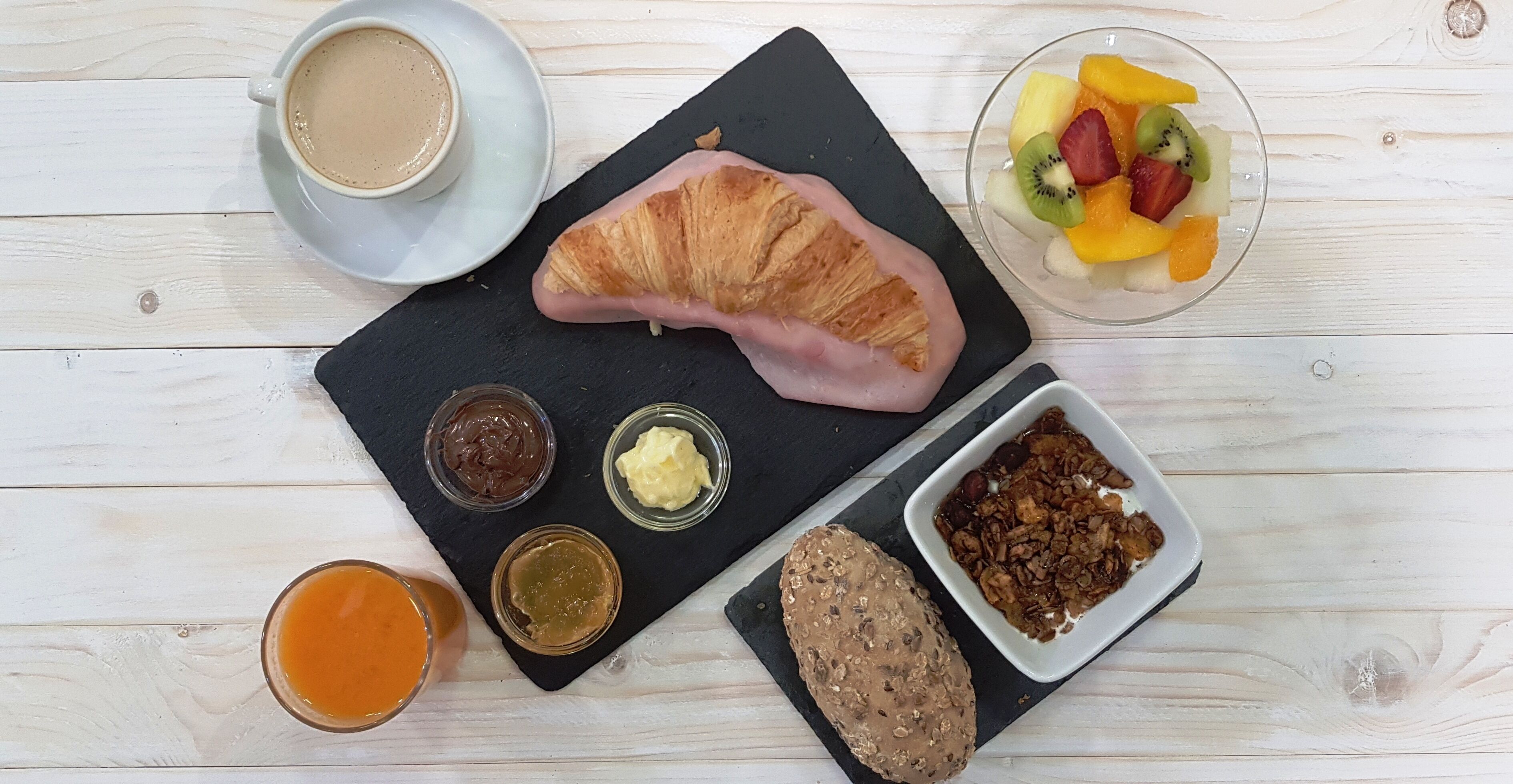 daily continental breakfast (eur 13 per person)
