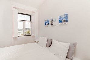 Standard Apartment, 2 Bedrooms, River View - The Lisbon-Way Apartments (Lisbon)