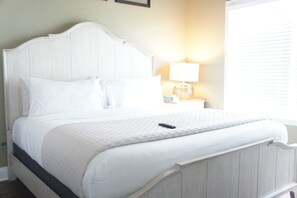 Standard Cabin, 2 Bedrooms, Private Bathroom | Premium bedding, pillowtop beds, free minibar, individually furnished - Magnolia Creek Lodge (Cottonwood)